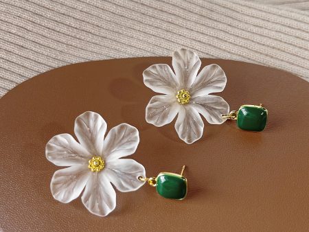 Wholesale 14K Acrylic Plated Flower Alloy Earrings Online Hot Sale