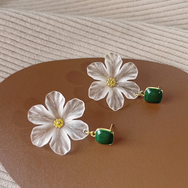 Wholesale 14K Acrylic Plated Flower Alloy Earrings Online Hot Sale