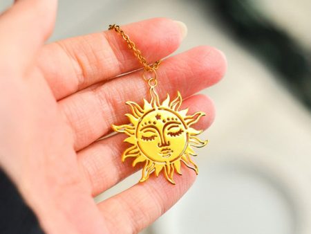 Wholesale Alloy Bohemian Gold Plated Sun Face Pendant Necklace Supply